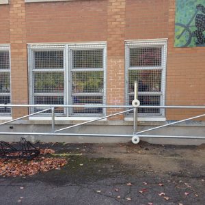 Barrière porte-à-faux commerciale - peux en faire sur mesure
